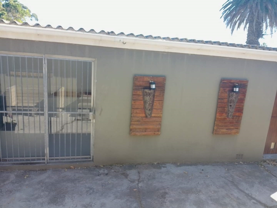 To Let 3 Bedroom Property for Rent in Goldwater Eastern Cape